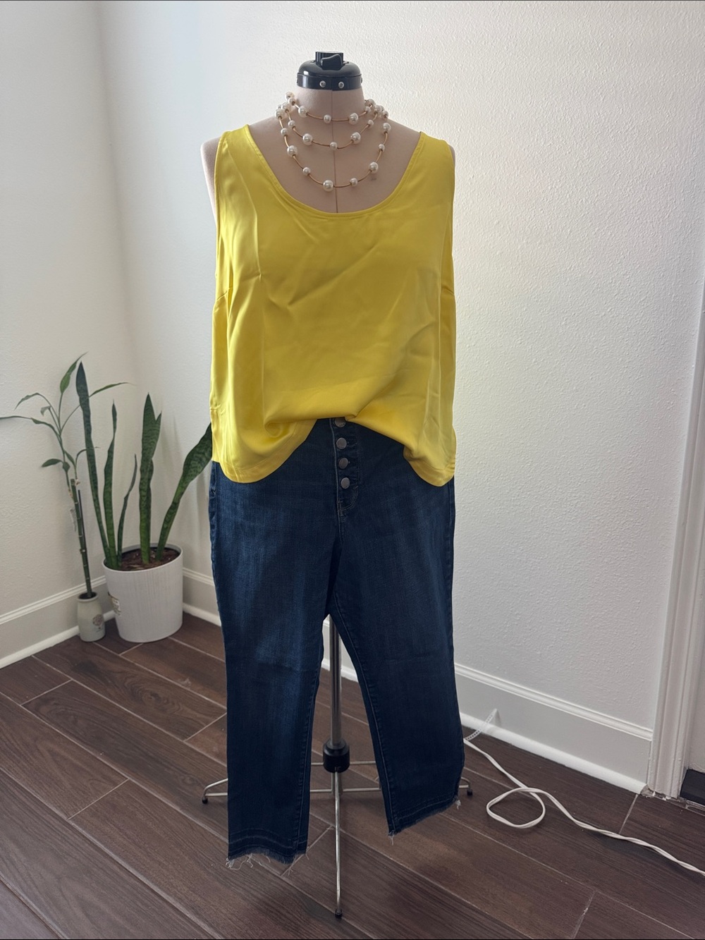 a.n.a Dark Cropped Button-Front Jeans